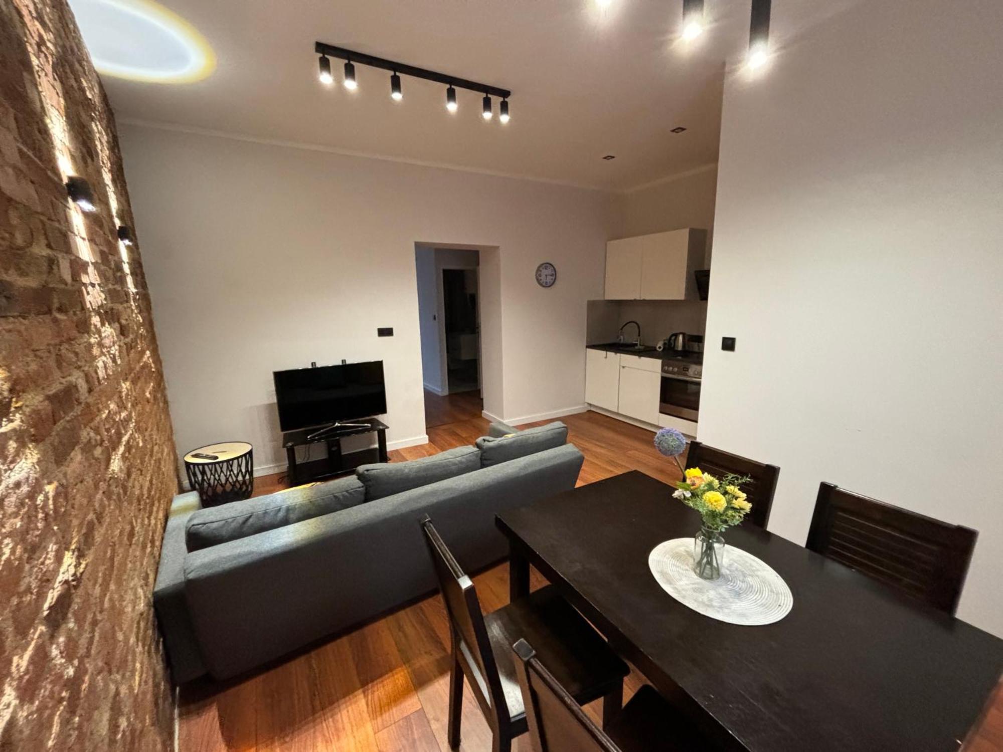 Kk Apartament Marszalkowski Bytom Bagian luar foto