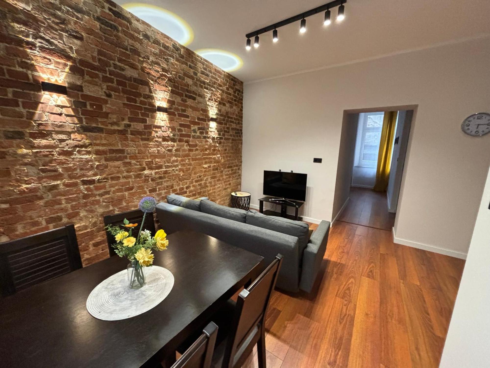 Kk Apartament Marszalkowski Bytom Bagian luar foto